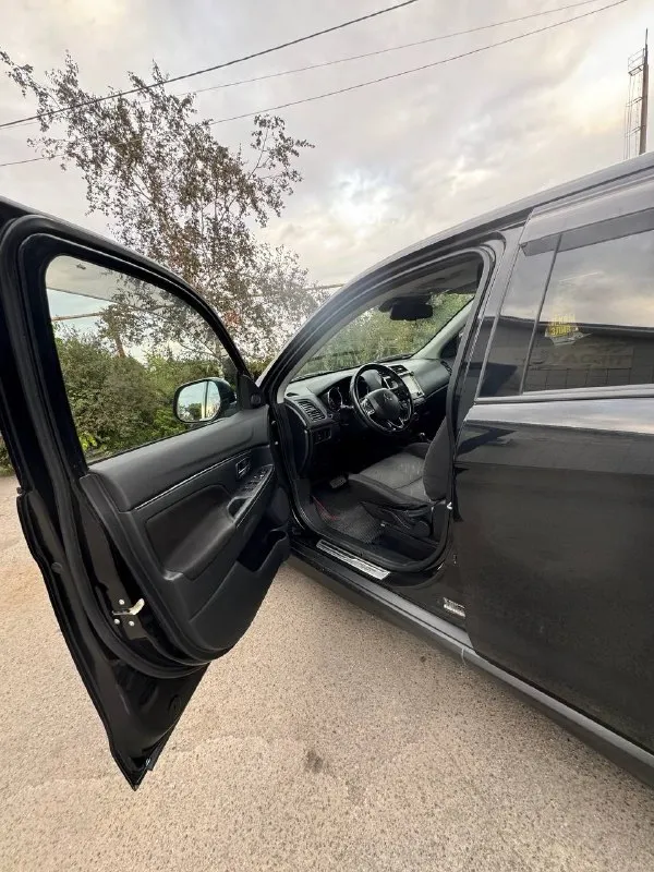 ❗продам❗ mitsubishi outlander sport asx 🔸год: 2020 🔸пробег: 60.000 🔸двигатель: 2.0 бензин 🔸трансмиссия: cvt 🔸привод: передний 🔸комплектация: подогрев сидений, подогрев зеркал, датчик света и дождя, климат контроль, мульти руль, сенсорный экран, led оптика и много разных приятных опций 🔸автомобиль состояние нового, ухожен, обслужен, в салоне не когда не курили, документы в полном порядке. 💰цена-2.050.000 (торг реальному покупателю при виде денег) обращаться по номеру: +79493259355 👤 📞 звоните: +7(949)3259355 - фотография - 4