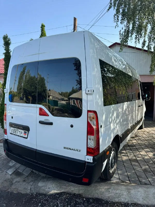 Продам renault мастер пассажир 8+1 (в категория) 2018 г идеальное состояние. капот и фары затянуты бронепленкой, стоят дорогие led линзы в фарах, полностью обесшумлен. стоит автономка на 4 квт. летняя резина continental новая, комплект зимней в подарок. гаражное хранение, машина улицы и стоянок не видела. я хозяин, на рос учет переоформление без проблем, будете 1 хозяином в рф 3.5 ₽ +79493684578 📞 звоните: +7(949)3684578 - фотография - 2