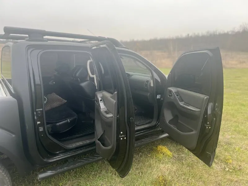 Продам nissan навару 2012 г. в., пробег 187 000тыс. дизель, 2.5. автомат, все датчики все кнопки работают, автомобиль обработан от коррозии, покрашен 8 месяцев назад, полностью обслужен. продажа не связана с автомобилем. территориально г. волноваха. цена 1850000 тел. для связи: +7 (949) 841-32-38 +7 (949) 599-39-22 📞 звоните: +7(949)8413238 - фотография - 7