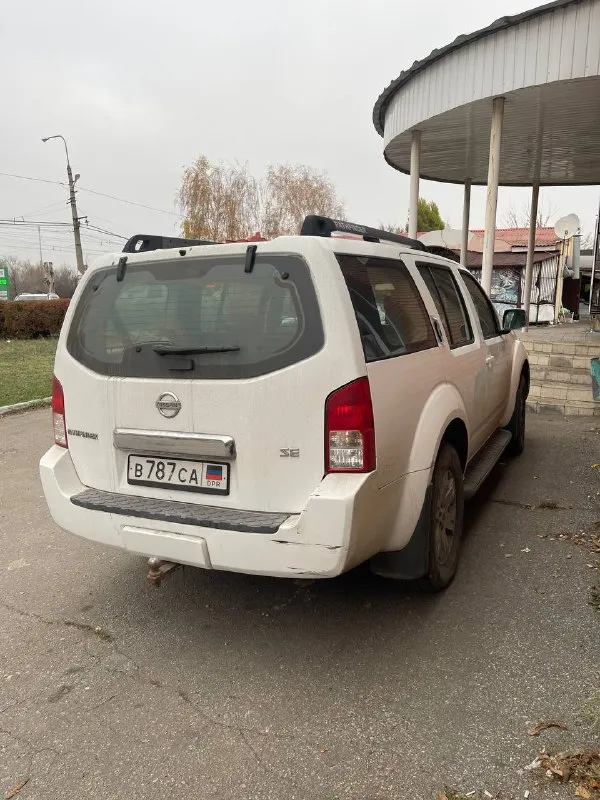 Продам авто nissan pathfinder r51, 2006г. двигатель после капиталки, работает ровно, на газу и на бензине. новый аккумулятор с повышенным пусковым током. диски 17, резина всесезонная, остаток около 60-70%, передняя ходовка новая (ctr). стойки в сборе заказывал из сша (стойки фирмы monroe). стоит газ (вписан в техпаспорт днр, проблем с оформление не будет), баллон на 63л. салон в хорошем состоянии, 7 мест, 2й и 3й ряд складываются в ровный пол. учёт dpr, будете первым владельцем в рф. интересующие вопросы задавайте в сообщениях или звоните, на авто езжу каждый день. продажа в связи с покупкой другого авто побольше. быстрым очень хороший торг. цена: 1 100 000р. +79493670625 - дмитрий 📞 звоните: +7(949)3670625 - фотография - 5
