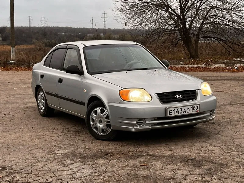 Иномарка по цене жигуля hyundai accent кондиционер работает 🥶 печка дует 🥵 4 эсп электро зеркала хорошая летняя резина 🛞 автомобиль 90% в родне🫟 1 хоз по рф 🧍 цена: 270 000 руб 🌐в тг или звонить по номеру +79494829621 - фотография - 2