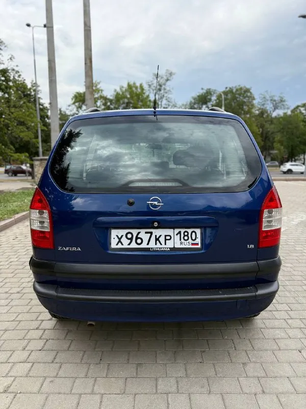 Opel зафира а 2004г автомобиль в отличном состоянии двс 1.8 в отличном состоянии. установлено итальянское евро 4 автомобиль пригнан из германии в 2020г заводской окрас гнили нет. все стекла, включая лобовое заводские. пробег 205 тыс км кондиционер работает. новая резина документы чистые, любое переоформление. цена 595 тыс. руб. торг остальные вопросы по +79496167066 📲 tg: @djdjv12 📞 звоните: +7(949)6167066 - фотография - 5