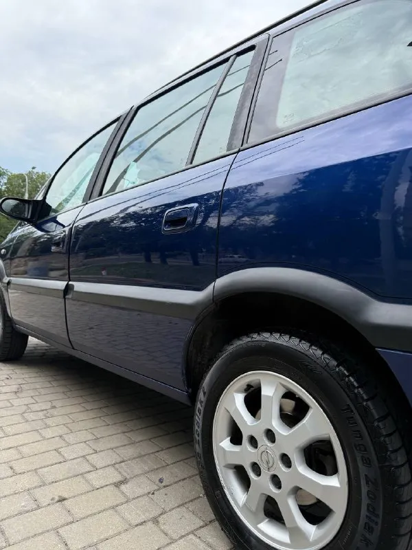 Opel зафира а 2004г автомобиль в отличном состоянии двс 1.8 в отличном состоянии. установлено итальянское евро 4 автомобиль пригнан из германии в 2020г заводской окрас гнили нет. все стекла, включая лобовое заводские. пробег 205 тыс км кондиционер работает. новая резина документы чистые, любое переоформление. цена 595 тыс. руб. торг остальные вопросы по +79496167066 📲 tg: @djdjv12 📞 звоните: +7(949)6167066 - фотография - 8