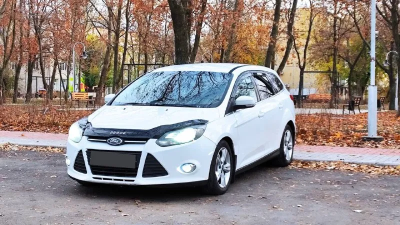 Продаю ford focus 3 рестайлинг /2012/2.0. автомат🚘 пробег215.000✅ в хорошем состояние!✅ по кузову без рыжиков и гнили✅ двигатель в норме, работает ровно и четко масло не ест✅ коробка в норме ✅ ходовая обслужена✅ все масла фильтра и жидкости менялись в вовремя✅ автомобиль достоин вашего внимания. осмотр г. донецк цена:685.000💸 торг у капота❗️ возможен обмен на авто дешевле ! связь: +79495059696 - фотография - 8