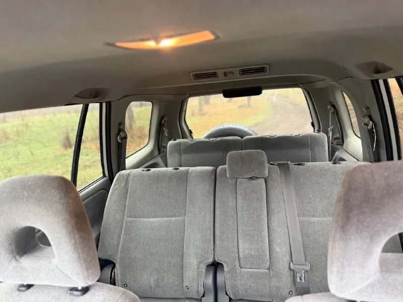 Продам suzuki grand vitara xl-7 (семи местный) рамный внедорожник с подключаемым полным приводом и пониженной передачей (part-time) оригинальный птс, один пожилой собственник. пробег - 270,000 км. год выпуска - 2006 (рест) двигатель 2.7-литровый v6, обслужен, работает ровно, ошибок нет, замена цепи производилась весной, попутно новая помпа, термостат, свечи. автомат «aisin» 5-ст, пинков и пробуксовок нет. масла и фильтра свежие. вложений не требует. кузов в заводском окрасе. без дтп. рама целая, номер читается отлично. стоит климат и круиз, обогревы зеркал, сидений, две штатные печки, доводчики окон, складывание зеркал и прочие. зимняя резина и новая летняя идёт в комплекте. цена : 700,000 рублей. обмена и рассрочки нет. территориально находится в г макеевка (центр) контакты : +7(949)-453-12-33 (есть «telegram») видеообзор машины скину при необходимости. - фотография - 10