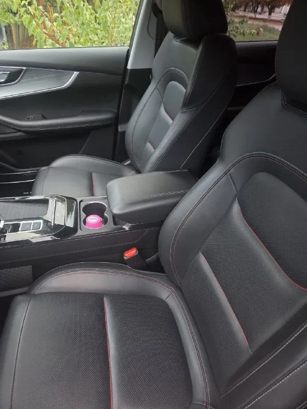 Продается chery tiggo 7 pro ( чери тигго 7 про)2021 г. кузов оцинкован в родном окрасе. надежный 1,5 л. чугунный двигатель, цепной, гидрокомпенсаторы.147 л. с.расход 7-8 л. 9 ступеней. богатая комплектация: камеры 360', подогревы: руля, лобового, всех сидений. электробагажник. хорошая музыка, мониторы, электро зеркала, панорама, кожа, электросидения и т д. ничего не гремит, не стучит. автозапуск, эко и спорт режимы, шикарный свет и т. д.старт стоп, без ключевой доступ. цена 1,7 мл. луганск. т.+79591137630. 📞 звоните: +7(959)1137630 - фотография - 5