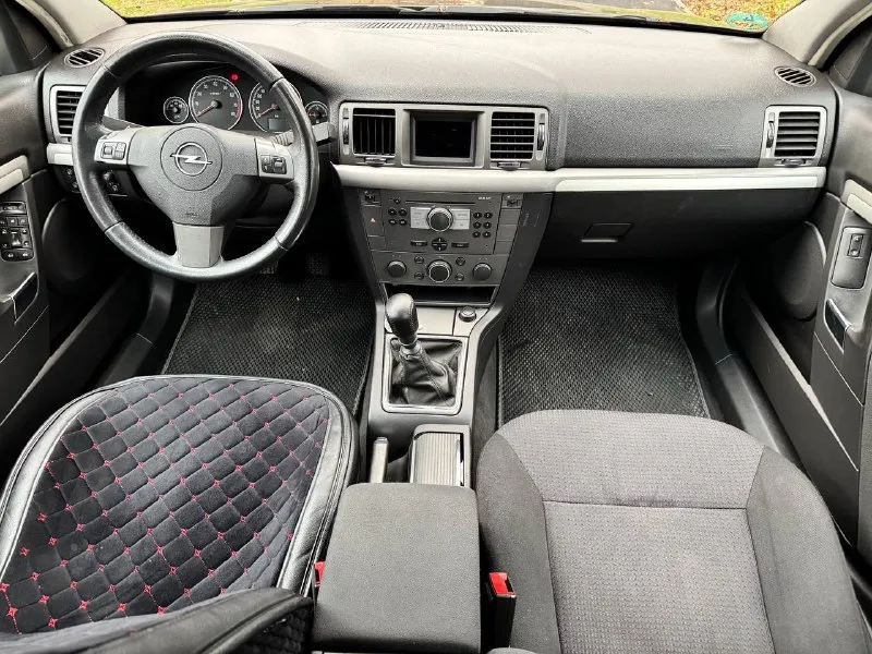 Opel vectra c 2007 года выпуска 1.8 бензин 175.000 км пробег механика 1 владелиц, в 2018 году пригнали из германии авто не бито все стекла заводские включая лобовое состояние огонь цена:650.000 руб. торг у капота все интересующиеся вопросы по тел отвечу либо при встречи +79493829905 📲 tg: aut⭕️time dnr 📞 звоните: +7(949)3829905 - фотография - 5