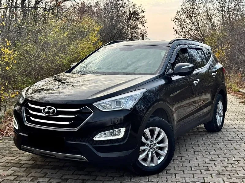 Продам hyundai santa-fe lll в идеальном состоянии !!в заводском окрасе!! цена 1.750руб 2014 года 2.4 коробка работает идеально максимальная комплектация полная кожа подогрев руля подогревы всех 4 сидений электропривод сидений регулировка задних сидений старт стоп без ключевой доступ круиз контроль, мульти руль режимы езды (comfort) (sport) (normal) 4х зонный климат 4wd-полный привод музыка-carplay с встроеным навигатором 4-awto стекло подъемника 2 ключа авто запуск такой авто трудно найти! г. донецк оформление в мрэо тел. .+79495325914 цена 1750.руб 📲 tg: федорович 📞 звоните: +7(949)5325914 - фотография - 1