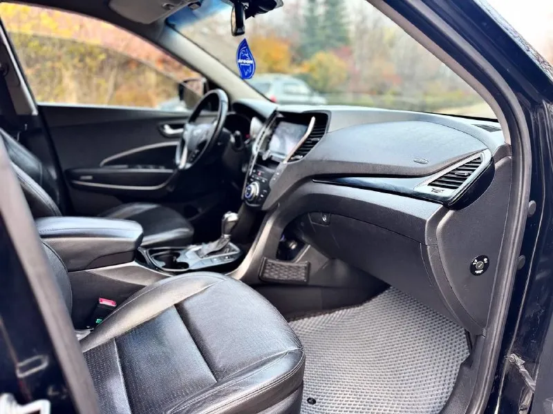 Продам hyundai santa-fe lll в идеальном состоянии !!в заводском окрасе!! цена 1.750руб 2014 года 2.4 коробка работает идеально максимальная комплектация полная кожа подогрев руля подогревы всех 4 сидений электропривод сидений регулировка задних сидений старт стоп без ключевой доступ круиз контроль, мульти руль режимы езды (comfort) (sport) (normal) 4х зонный климат 4wd-полный привод музыка-carplay с встроеным навигатором 4-awto стекло подъемника 2 ключа авто запуск такой авто трудно найти! г. донецк оформление в мрэо тел. .+79495325914 цена 1750.руб 📲 tg: федорович 📞 звоните: +7(949)5325914 - фотография - 10