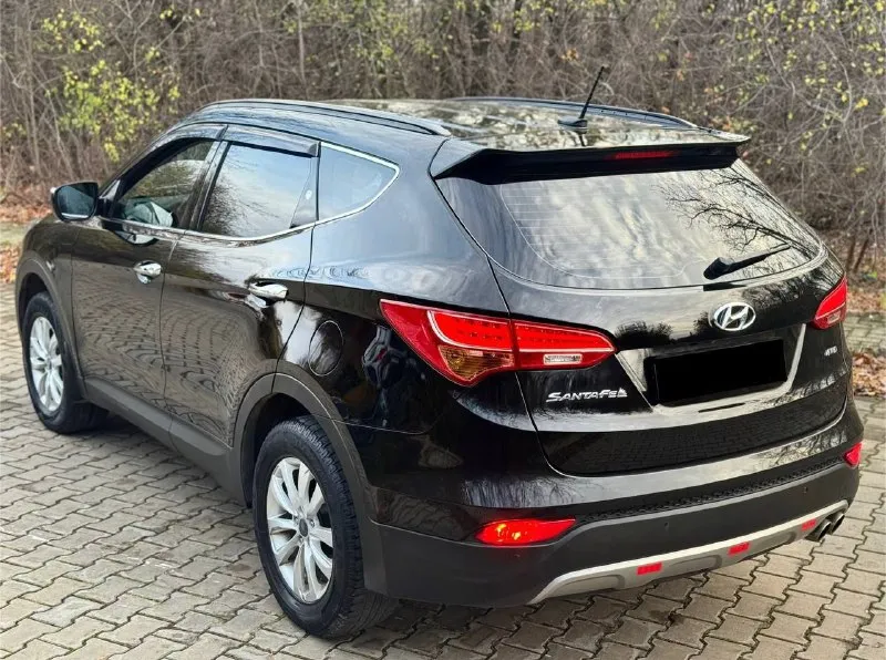 Продам hyundai santa-fe lll в идеальном состоянии !!в заводском окрасе!! цена 1.750руб 2014 года 2.4 коробка работает идеально максимальная комплектация полная кожа подогрев руля подогревы всех 4 сидений электропривод сидений регулировка задних сидений старт стоп без ключевой доступ круиз контроль, мульти руль режимы езды (comfort) (sport) (normal) 4х зонный климат 4wd-полный привод музыка-carplay с встроеным навигатором 4-awto стекло подъемника 2 ключа авто запуск такой авто трудно найти! г. донецк оформление в мрэо тел. .+79495325914 цена 1750.руб 📲 tg: федорович 📞 звоните: +7(949)5325914 - фотография - 4