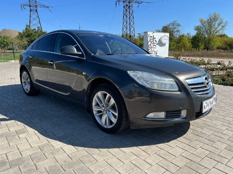Opel insignia turbo продаю свой автомобиль я собственник! кузов в отличном состоянии, без каких либо дефектов, рыжиков сколов и прочего! год выпуска 2014 двигатель 1,6 turbo 180л. с очень бодрый ! коробка механика 6 ступенчатая максимальная комплектация cosmo sport, в авто есть абсолютно все для комфортного вождения ! два комплекта хорошей, дорогой резины зима и лето на дисках, продаю с авто ! цена 950,хороший торг все вопросы по телефону +79494171326 - фотография - 2