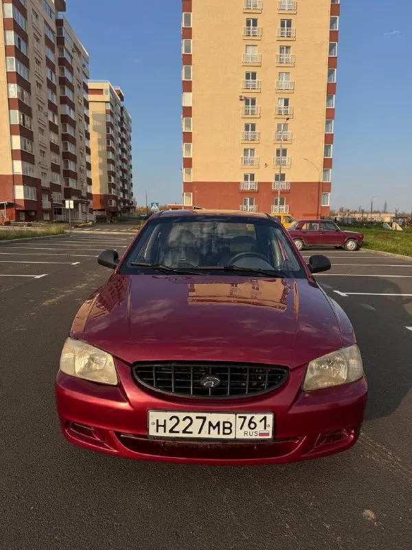 Продам hyundai акцент,2005 года выпуска, машина в хорошем состоянии, не гнилая, дно целое, все работает, по комплектации гур, кондиционер заправленный, печка жарит,4 эсп, кпп механика, мотор и коробка без нареканий сел и поехал, простенькая музыка, приезжайте смотрите, цена 335000 руб, возможен небольшой торг, звонить +79495654761 📲 tg: @mari4kaj 📞 звоните: +7(949)5654761 - фотография - 5