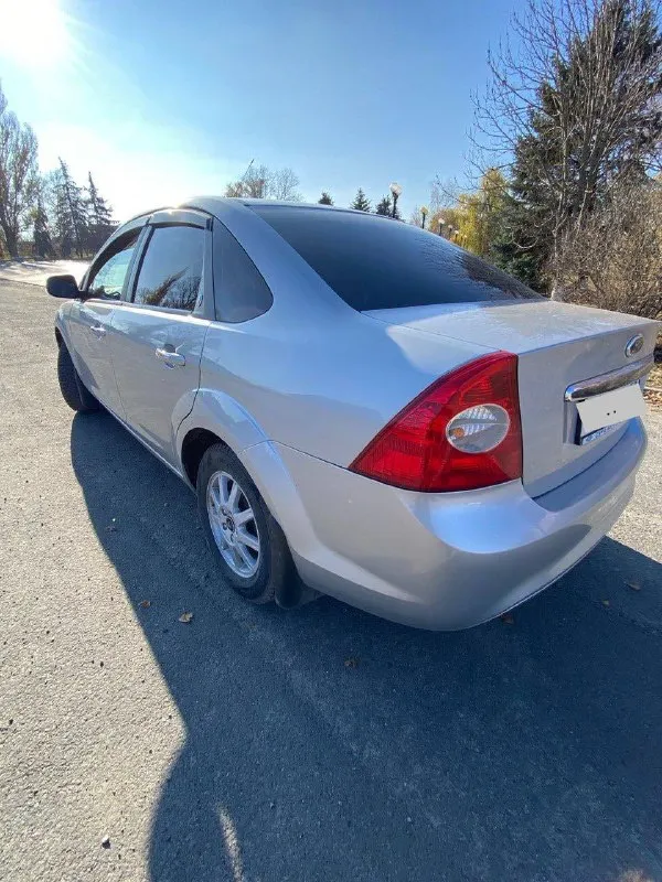 Продам ford focus ii, (рестайлинг), 1,6 л. , мт, 2009 года, пробег 210 т. (не скручен). птс оригинал. 2 владельца. автомобиль в идеальном состоянии. без дтп. весь в заводском окрасе. салон чистый и ухоженный. двигатель работает ровно, без посторонних звуков. комплектация ghia ✅ кондиционер ✅подогрев лобового стекла, передних сидений, зеркал, заднего стекла. , ✅ электропривод зеркал, ✅ датчик света, дождя ✅ подушки безопастности, ✅ противотуманные фары, автотека зелёная. предоставлю по запросу. г. енакиево цена: 655 000₽ тел: +79495287505 +79897072008 📲 tg: елена 📞 звоните: +7(949)5287505 - фотография - 3