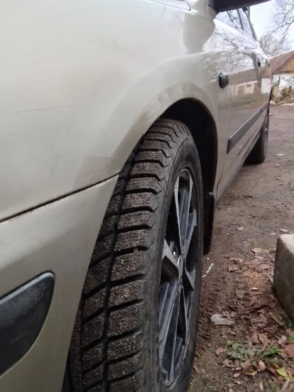 Продам hyundai доки впорядке сел уехал звоните цена 450 к авто без вложений 79490591038 всё розкажу 📲 tg: гена 📞 звоните: +7(949)0591038 - фотография - 2