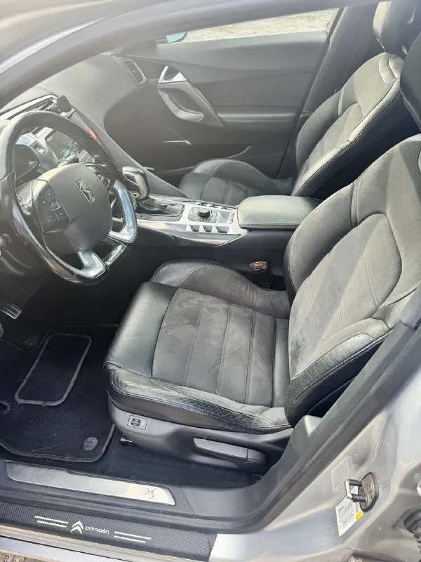 Citroen ds5, 2013 г. , 1.6 at, пробег 214 000 км автомобиль в отличном состоянии — ухоженный, полностью обслужен. двигатель работает ровно, коробка переключается плавно, без рывков. ошибок по электронике нет, всё функционирует как положено. салон аккуратный, чистый, кожа в отличном состоянии. комплектация: панорамная крыша, камера 360°, круиз-контроль, кожаный салон, подогрев сидений, мультируль, климат-контроль, датчик света, датчик дождя, электропакет, штатная мультимедиа и многое другое едет уверенно, комфортный и динамичный автомобиль с премиальным дизайном и отличной управляемостью. расход топлива умеренный, всё обслуживание проводилось вовремя. осмотр в макеевке, любые проверки на сто приветствуются. я владелец, полное переоформление в мрэо. 💰 цена: 890 000 руб (торг у капота) 📞 телефон: +7 949 805 54 21 📞 звоните: +7(949)8055421 - фотография - 5