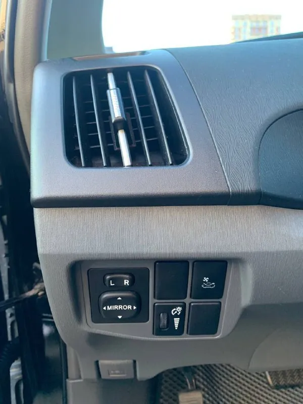 Продам toyota prius, 2010г пробег 280000. двигатель 1.8. автомобиль в технически исправном состоянии, пройдено то, сел поехал. климат контроль, электро зеркала, люк, солнечная батарея, колонки jbl, кожаный салон. цена 1м. р торг у капота. номер для связи +7949 383 05 62 +7(989)529 93 24 📲 tg: @kay0626 📞 звоните: +7(949)3830562 - фотография - 2