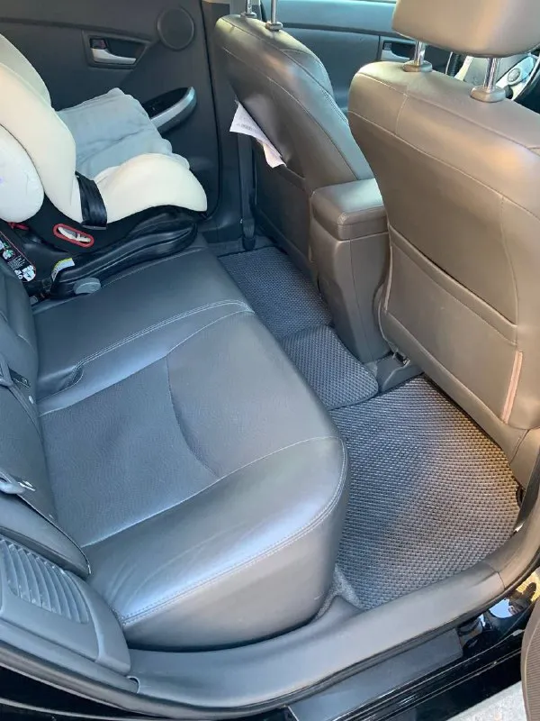 Продам toyota prius, 2010г пробег 280000. двигатель 1.8. автомобиль в технически исправном состоянии, пройдено то, сел поехал. климат контроль, электро зеркала, люк, солнечная батарея, колонки jbl, кожаный салон. цена 1м. р торг у капота. номер для связи +7949 383 05 62 +7(989)529 93 24 📲 tg: @kay0626 📞 звоните: +7(949)3830562 - фотография - 4