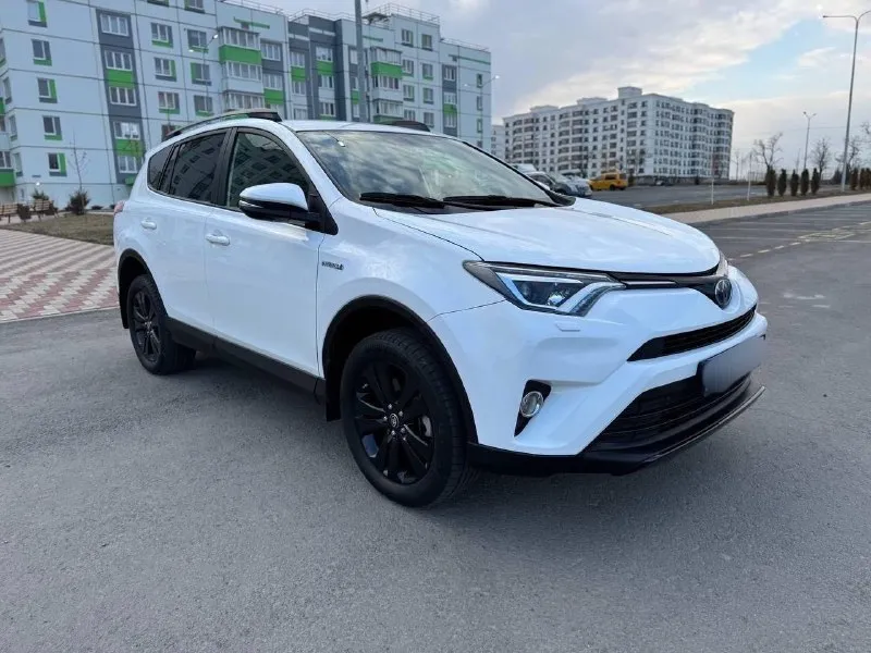 Продам г. донецк toyota rav 4 2018г. в. hybrid 2,5л бензин кп автомат полный привод пробег 35000км машина в хорошем состоянии, не битая. полный привод, климат контроль, кожаный салон, камера заднего вида. рассмотрю вариант обмена. цена 2 500 000 руб. телефон +79497485050 📞 звоните: +7(949)7485050 - фотография - 3