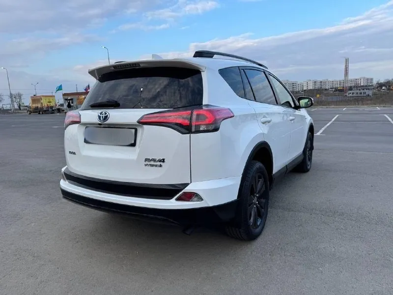 Продам г. донецк toyota rav 4 2018г. в. hybrid 2,5л бензин кп автомат полный привод пробег 35000км машина в хорошем состоянии, не битая. полный привод, климат контроль, кожаный салон, камера заднего вида. рассмотрю вариант обмена. цена 2 500 000 руб. телефон +79497485050 📞 звоните: +7(949)7485050 - фотография - 6