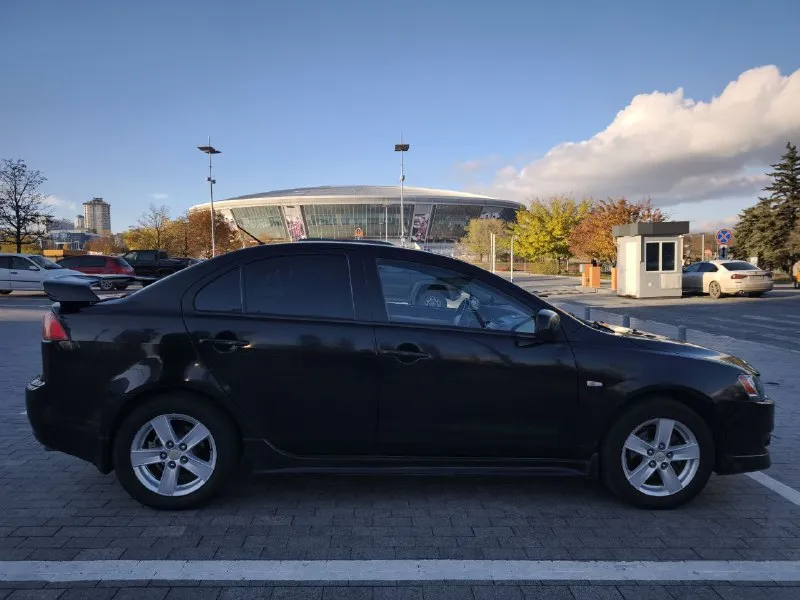 Продам свой автомобиль mitsubishi lancer x в отличном состоянии. ✅максимальная комплектация "intense+" ✅ установлен газ (зарегистрирован). ✅ 2,0 литра, 150 лошадиных сил, вариатор. ✅ пробег 290 тыс. км. ✅ климат контроль. ✅ круиз контроль. ✅ датчик света и дождя. ✅ abs, ebd, sports mode, ✅ система курсовой устойчивости. ✅ подрулевые лепестки. - фотография - 7