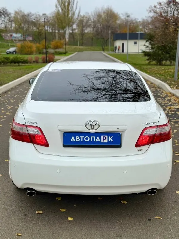 🇯🇵 toyota camry v40 💰цена: 1 070 000р 🏢город: мариуполь 📅год выпуска: 2008 🧾пробег: 249 987 км. ⚙️двигатель: 3.5 ⛽топливо: бензин/газ ⚙️кпп: автомат 📞 телефон: +7-949-727-41-51 +7-949-551-91-52 +7-989-263-55-56 💾 описание: ✅ camry 40 - машина, которая не нуждается в описании. автомат калашникова среди автомобилей. сборка япония. кузов в прекрасном состоянии - ровный, без дефектов, два косметических окраса, остальное всё заводское, капот в бронеплёнке. ✅ двигатель 3.5 в народе именуемый "миллионник" в паре с классическим шести ступенчатым автоматом, очень надёжный и не прихотливый. настоящий пробег 250 т. км. для него только обкатка. ✅ шикарная комплектация : двух зонный климат-контроль ❄️, кожаный мульти-руль с деревянной вставкой, кожаный салон с электро регулировкой, парктроник перед/зад, подогрев сидений, магнитола с bluetooth и камерой заднего вида. новая резина на оригинальных 18-х литых дисках. ⛽️ новое гбо пропан евро-4 улица шевченко 269 - фотография - 5
