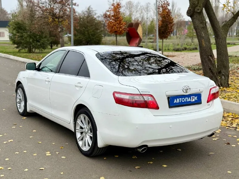 🇯🇵 toyota camry v40 💰цена: 1 070 000р 🏢город: мариуполь 📅год выпуска: 2008 🧾пробег: 249 987 км. ⚙️двигатель: 3.5 ⛽топливо: бензин/газ ⚙️кпп: автомат 📞 телефон: +7-949-727-41-51 +7-949-551-91-52 +7-989-263-55-56 💾 описание: ✅ camry 40 - машина, которая не нуждается в описании. автомат калашникова среди автомобилей. сборка япония. кузов в прекрасном состоянии - ровный, без дефектов, два косметических окраса, остальное всё заводское, капот в бронеплёнке. ✅ двигатель 3.5 в народе именуемый "миллионник" в паре с классическим шести ступенчатым автоматом, очень надёжный и не прихотливый. настоящий пробег 250 т. км. для него только обкатка. ✅ шикарная комплектация : двух зонный климат-контроль ❄️, кожаный мульти-руль с деревянной вставкой, кожаный салон с электро регулировкой, парктроник перед/зад, подогрев сидений, магнитола с bluetooth и камерой заднего вида. новая резина на оригинальных 18-х литых дисках. ⛽️ новое гбо пропан евро-4 улица шевченко 269 - фотография - 6