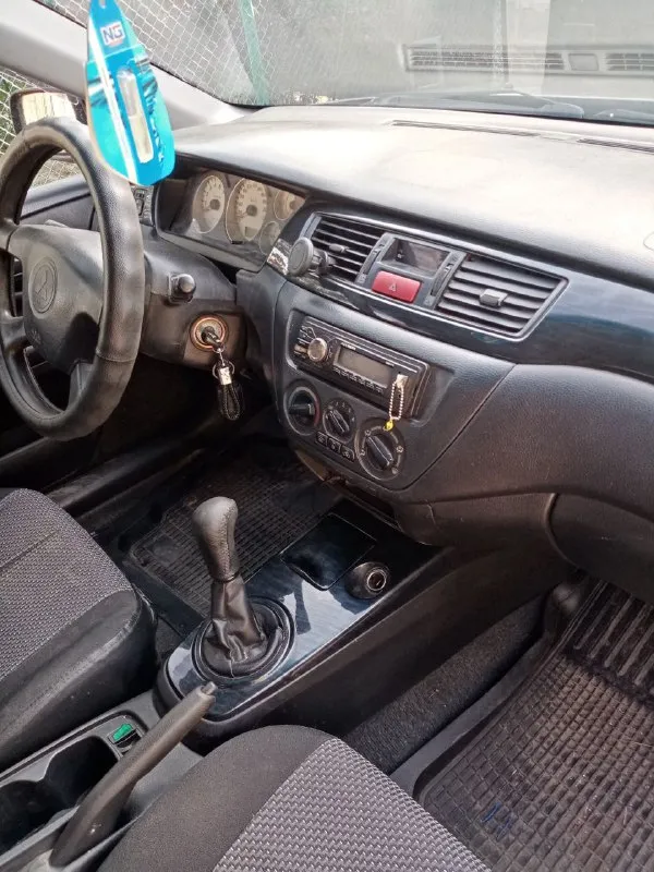 Донецк. mitsubishi 9, на газу 550 000 руб. модель:lancer тип кузова:седан год выпуска:2005 пробег:200000 км коробка передач:механическая объём двигателя:1.6 см3 вид топлива:бензин/газ мощность:98 л. с. машина в отличном состоянии. капитальный ремонт двигателя сделан год назад. ходовка новая. газовое оборудование зарегистрировано. гаражное хранение. технически не требует вложений. привод передний. электростеклоподъемники, кондиционер. я владелец 6 лет. +79493677424 артур. - фотография - 4