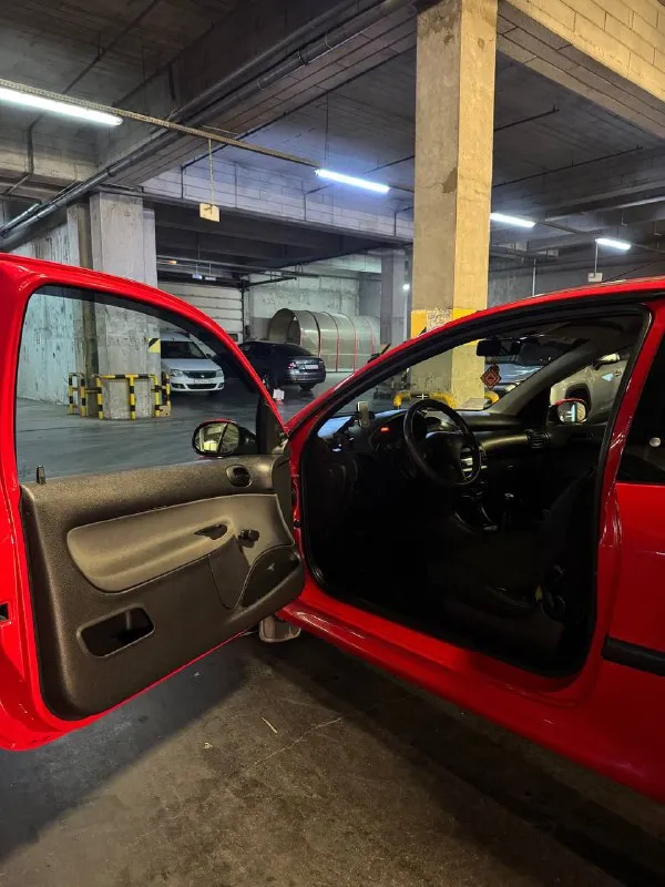 Продается peugeot 206, 2005 г. , 1.4 л. надежный городской хэтчбек! продаю свой автомобиль в связи с покупкой новой машины. основные детали: · год выпуска: 2005 · двигатель: 1.4 литра (75 л. с.), бензин. расход в городе 7,5 л. (очень экономный) · пробег: 173 000 км. пробег реальный, не скрученный (ездили, в основном, женщины). · кпп: механическая коробка передач (отрабатывает четко). · цена: 350 000 рублей. понимаю, что машина не новая, поэтому торгуюсь у капота. техническое состояние: · двигатель работает ровно, без посторонних шумов и подтеков. · кондиционер исправен. печка работает хорошо · электрика работает корректно. · тормозная система в порядке( недавно менялись тормозная жидкость и колодки). · в сентябре заменены: масло и фильтры. внешний вид и салон: · кузов без серьезных повреждений и коррозии. есть небольшие следы эксплуатации. · салон чистый, без разрывов на сиденьях. машина полностью на ходу, готова к эксплуатации. в дтп не была. все вопрос 📲 tg: @lisenocchhek 📞 звоните: +7(949)4525305 - фотография - 6