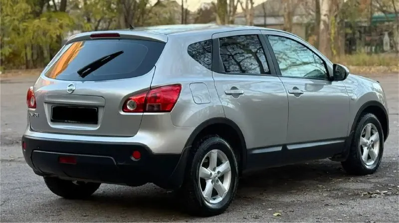 Продам nissan qashqai 2008 г. выпуска 4wd полный привод мотор 2 л газ- бензин газ зарегистрирован автоматическая коробка передач пробег 204 тыс автомобиль не требует никаких вложений сел и поехал кузов хорошем состоянии без рыжиков и тому подобного ходовая часть вся обслужена без лишних стуков по комплектации есть всё необходимое для удобной и комфортной двухзонный климат контроль заправлен холодит хорошо четыре стеклоподъемника парк троники мультируль складывающие зеркала подогрев всех стёкл салон в отличном состоянии датчик света датчик дождя подогрев сидений круиз контроль авто кристально чистая. по документам полный порядок, осмотр город донецк звоните в любое время на остальные вопросы отвечу по телефону +79496204354 цена 799000р. 📲 tg: николай петрович 📞 звоните: +7(949)6204354 - фотография - 4