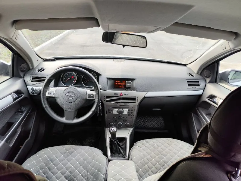 Продам opel астра h в идеальном состоянии я хозяин по техпаспорту пригонялась в 2020 гуду был днр учёт самый надёжный мотор полное то делать ничего не надо грм заменил новый акб зимняя резина новая выхлопная система в родной краске объем 1.6 пробег 215 цена 695 р донецк +79494950147 📲 tg: руслан 📞 звоните: +7(949)4950147 - фотография - 10