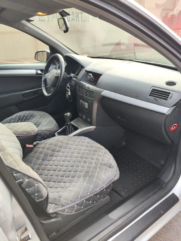 Продам opel астра h в идеальном состоянии я хозяин по техпаспорту пригонялась в 2020 гуду был днр учёт самый надёжный мотор полное то делать ничего не надо грм заменил новый акб зимняя резина новая выхлопная система в родной краске объем 1.6 пробег 215 цена 695 р донецк +79494950147 📲 tg: руслан 📞 звоните: +7(949)4950147 - фотография - 9