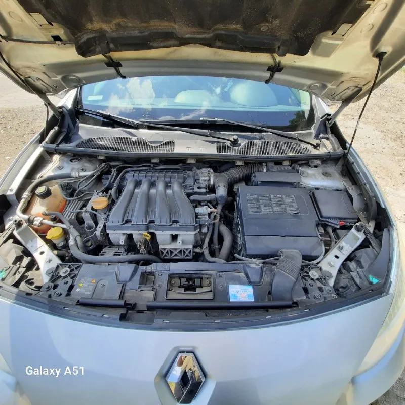 Продам renault флюенс 2010г 2.0 138 л. с сборка турция. кузов оцинкован. климат котроль 2х зонный, подогрев передних сидений, датчик дождя, датчик света. пробег 197т. км обслуживалась в официальном дилерском центри есть все подтверждающие документы за 10лет. 800т. р.не бита, в родной краске, вложений не требует, + комлект резины. г. мариуполь. тел +79495132346 📲 tg: владимир 📞 звоните: +7(949)5132346 - фотография - 4