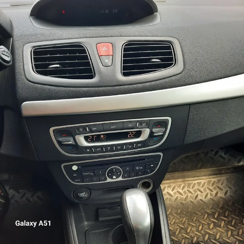 Продам renault флюенс 2010г 2.0 138 л. с сборка турция. кузов оцинкован. климат котроль 2х зонный, подогрев передних сидений, датчик дождя, датчик света. пробег 197т. км обслуживалась в официальном дилерском центри есть все подтверждающие документы за 10лет. 800т. р.не бита, в родной краске, вложений не требует, + комлект резины. г. мариуполь. тел +79495132346 📲 tg: владимир 📞 звоните: +7(949)5132346 - фотография - 8