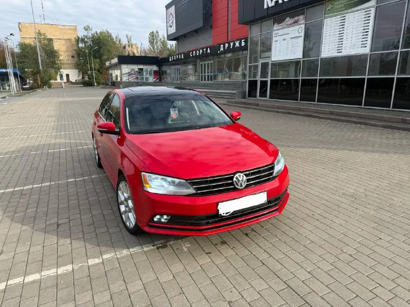 Продам джету 2015 года, 140 км пробега, в богатой комплектации, старт стоп, без ключевой доступ, люк... - фотография