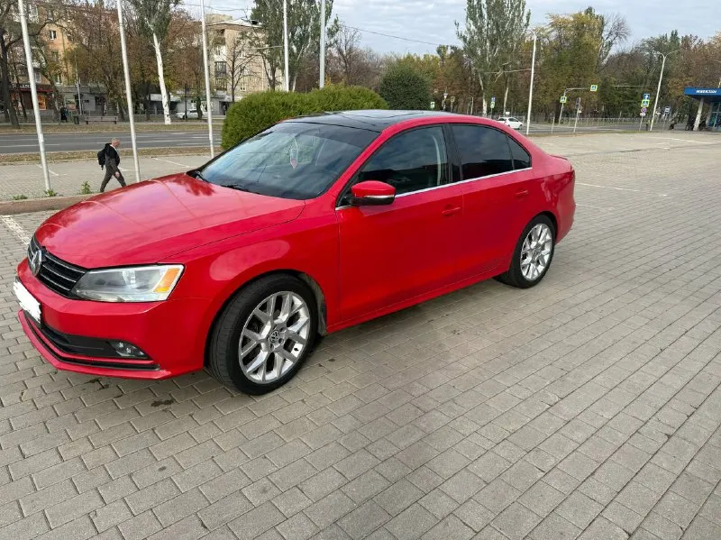 Продам джету 2015 года, 140 км пробега, в богатой комплектации, старт стоп, без ключевой доступ, люк, стоит сигнализация с автозапуском. полностью обслужена. цена 1.4 торг, донецк. +79493782198 обмен 📲 tg: @alan24071991 📞 звоните: +7(949)3782198 - фотография - 4