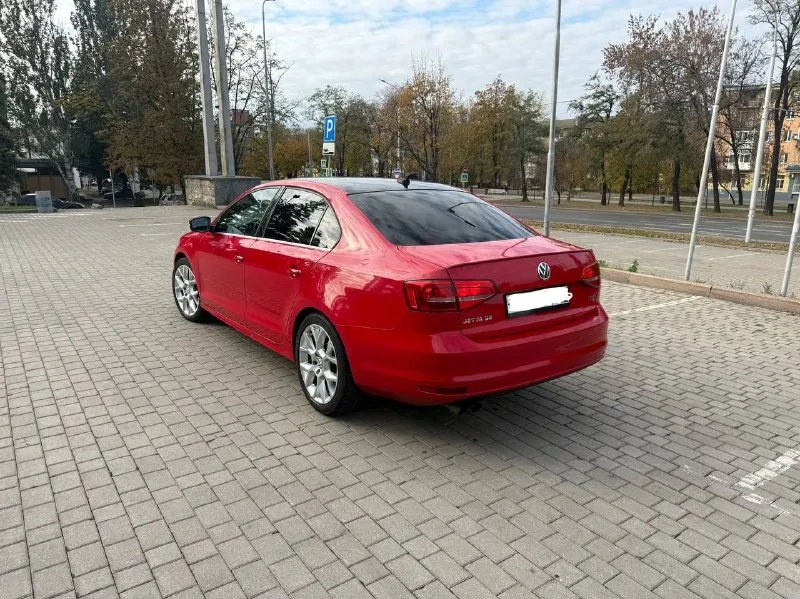 Продам джету 2015 года, 140 км пробега, в богатой комплектации, старт стоп, без ключевой доступ, люк, стоит сигнализация с автозапуском. полностью обслужена. цена 1.4 торг, донецк. +79493782198 обмен 📲 tg: @alan24071991 📞 звоните: +7(949)3782198 - фотография - 5