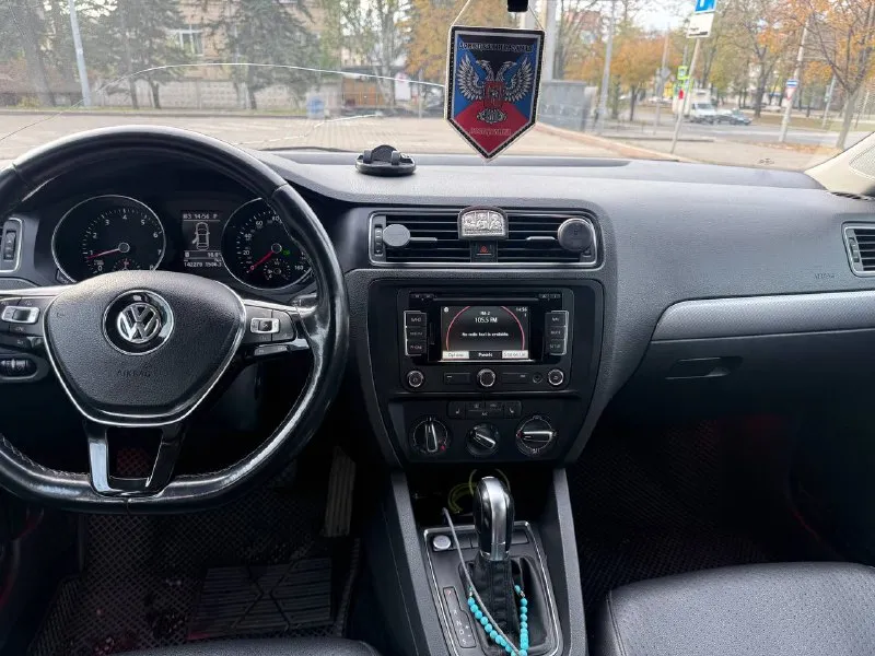 Продам джету 2015 года, 140 км пробега, в богатой комплектации, старт стоп, без ключевой доступ, люк, стоит сигнализация с автозапуском. полностью обслужена. цена 1.4 торг, донецк. +79493782198 обмен 📲 tg: @alan24071991 📞 звоните: +7(949)3782198 - фотография - 6