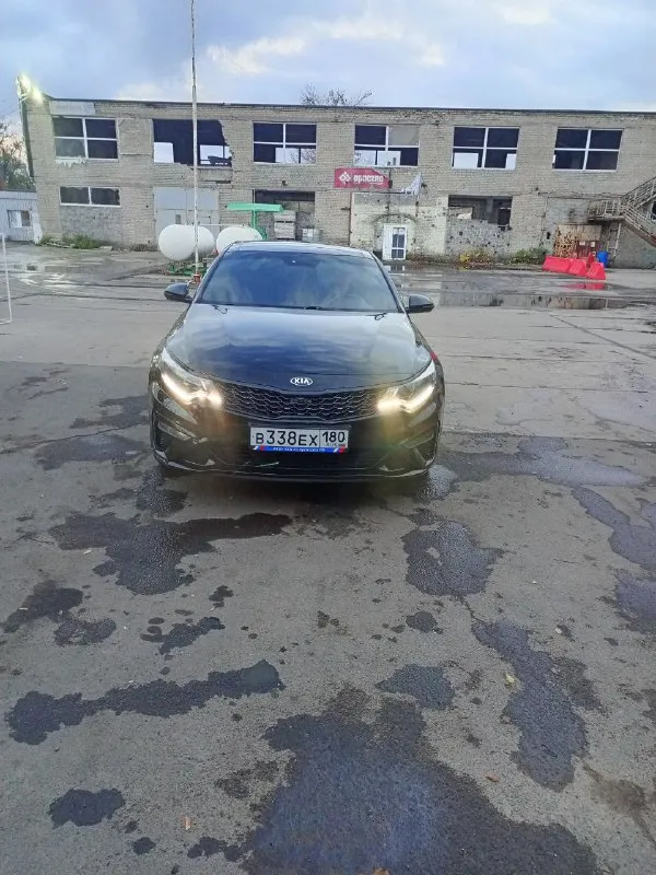 Продам kia optima 2019г, пробег 156.000 км родного пробега. автомат, мотор 2.4, в самой полной комплектации, адаптивная led оптика, круиз-контроль, панорамная крыша, музыка harman/kardon, бесключевой доступ, датчики давления в шинах, подогрев всех сидений и вентиляция, память сидений, камера 360°, электро ручник, датчик дождя и света и тд. я собственник. авто в хорошем состоянии цена 1.900.000 торг у авто тел: +79499786100 - фотография - 1