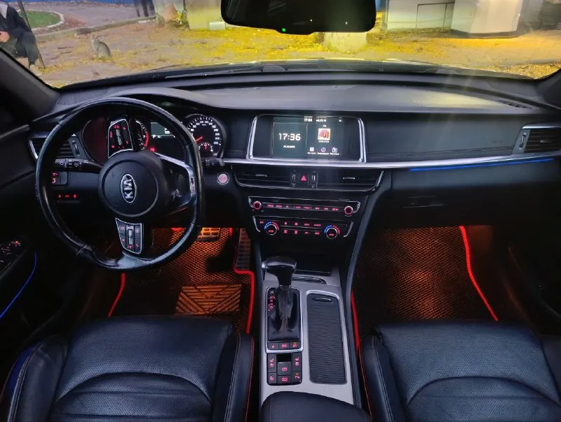Продам kia optima 2019г, пробег 156.000 км родного пробега. автомат, мотор 2.4, в самой полной комплектации, адаптивная led оптика, круиз-контроль, панорамная крыша, музыка harman/kardon, бесключевой доступ, датчики давления в шинах, подогрев всех сидений и вентиляция, память сидений, камера 360°, электро ручник, датчик дождя и света и тд. я собственник. авто в хорошем состоянии цена 1.900.000 торг у авто тел: +79499786100 - фотография - 7