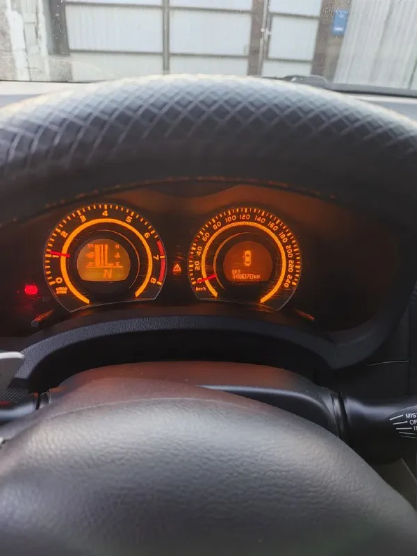 Продам toyota auris. машина в хорошем состоянии, 1 владелец по птс. обслужена от а до я. без дтп. пробег 148000 км. салон не прокуренный. комплектация: кондиционер, климат контроль, мультируль. замена масла каждые 6 тыс. , по тех. части ничего делать не надо. резина зима +лето (на дисках отдельно). продажа от хозяина. цена 850 тыс. руб. +79493348617 дмитрий. - фотография - 8