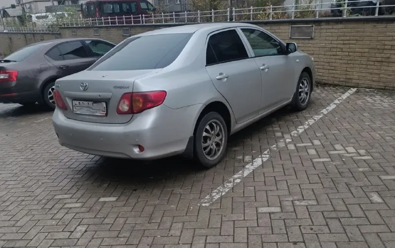Toyota corolla 1.6 мт 2007 пробег 255.000,меняли цепь 15.000 назад 124 л. с бензин полностью исправна, все жидкости поменяны, по двс, коробке и ходовке без нареканий (ходовая перебиралась, менялась рулевая рейка 3 т. км назад) по кузову без вложений цена : 620.000, торг у капота +79493622833/ +79490886956 машина от собственника в хорошем состоянии, все вопросы в лс или по телефону! осмотр донецк/макеевка - фотография - 2