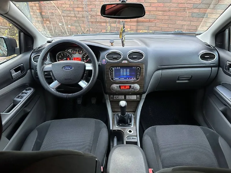 🚗 продам автомобиль ford focus 2 рейстайлинг ▶️ год выпуска: 2008 ▶️ объём двигателя:1.8 ▶️ механика ▶️ комплектация чиа полная ℹ️ описание: ✅ автомобиль в хорошем состоянии. ✅пробег 178.000 ✅ автомобиль без дтп, зеленая автотека и соответсвенно весь кузов и железо ровное! ✅ авто обслужено! не дымит, масло не ест, едет очень бодро. машина внешне в отлично состояние, без рыжиков гнили и т д. вин читается. на любые проверки за ваш счет - готов. 🏛 юридически автомобиль чист, без штрафов 💰 цена🔥:615.000 рублей торг у капота 🏢 осмотр: донецк ☎ более подробно по номеру телефона: +79494592618 📲 tg: александр 📞 звоните: +7(949)4592618 - фотография - 7