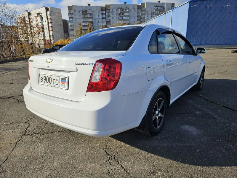 Chevrolet lacetti, 1.6, 2012гв, 14036км (родной пробег) один хозяин зимой не выезжала обслужена в октябре установлено (ввиду сложностей с бензином) 2 комплекта новых колес корейская сборка (не заз) дтп не было состояние нового авто! видеообзор по запросу цена: 1 350 000р тел. : +79499110102 📲 tg: сергей сергеевич 📞 +7(949)9110102 📲 tg: @da83robot 📞 звоните: +7(949)9110102 - фотография - 4