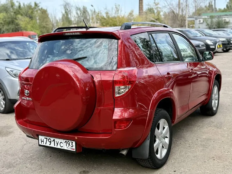 Продам toyota rav 4,2007 года выпуска, обьем 2.4,автомат, пробег 195,требует сварочных работ по порогам, цена 800,+79494182794 - фотография - 2