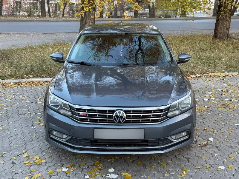 Продам volkswagen passat b8 2018г
В заводском обвесе r-line
Цена:1.450 000 без торга!
Пробег родной: 106 000 км, любые проверки приветствуются. Авто русифицирован.
Мотор 2.0 tsi работает идеально, масло не ест, не троит, работает без посторонних звуков. Замена масла в моторе каждые 7000 км. Также же вырезан катализатор, и установлен downpipe, что добавляет доп. Л/с авто и увеличивает ресурс турбины.
Коробка акпп надежный aisin, работает отлично, без пинков, рывков и тд.
Ходовая часть на 5+, все обслужено ничего делать не нужно.
Машина на хорошей комплектации:
Бортовой компьютер,
Датчик давления шин, адаптивный круиз с датчиком контроля дистанции спереди и сзади, мультируль, электропривод сидений, обогрев зеркал, обогрев заднего стекла, датчики слепых зон, датчик света, подогрев сидений, климат контроль (2-х зонный), камера заднего вида,
Кондиционер заправлен и работает на твердую 5

Цена: 1 450 000, без торга совсем.
Звонить строго заинтересованным людям, просто так звонить не нужно!!!
+79493632983 - фотография - 1