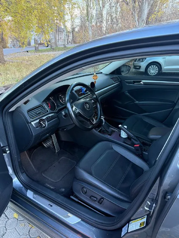 Продам volkswagen passat b8 2018г
В заводском обвесе r-line
Цена:1.450 000 без торга!
Пробег родной: 106 000 км, любые проверки приветствуются. Авто русифицирован.
Мотор 2.0 tsi работает идеально, масло не ест, не троит, работает без посторонних звуков. Замена масла в моторе каждые 7000 км. Также же вырезан катализатор, и установлен downpipe, что добавляет доп. Л/с авто и увеличивает ресурс турбины.
Коробка акпп надежный aisin, работает отлично, без пинков, рывков и тд.
Ходовая часть на 5+, все обслужено ничего делать не нужно.
Машина на хорошей комплектации:
Бортовой компьютер,
Датчик давления шин, адаптивный круиз с датчиком контроля дистанции спереди и сзади, мультируль, электропривод сидений, обогрев зеркал, обогрев заднего стекла, датчики слепых зон, датчик света, подогрев сидений, климат контроль (2-х зонный), камера заднего вида,
Кондиционер заправлен и работает на твердую 5

Цена: 1 450 000, без торга совсем.
Звонить строго заинтересованным людям, просто так звонить не нужно!!!
+79493632983 - фотография - 8