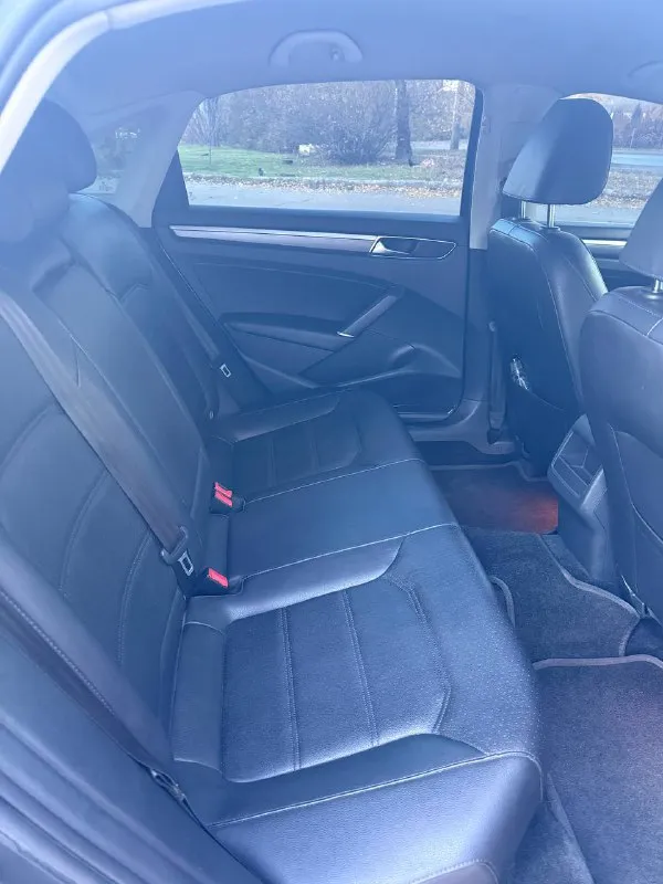 Продам volkswagen passat b8 2018г
В заводском обвесе r-line
Цена:1.450 000 без торга!
Пробег родной: 106 000 км, любые проверки приветствуются. Авто русифицирован.
Мотор 2.0 tsi работает идеально, масло не ест, не троит, работает без посторонних звуков. Замена масла в моторе каждые 7000 км. Также же вырезан катализатор, и установлен downpipe, что добавляет доп. Л/с авто и увеличивает ресурс турбины.
Коробка акпп надежный aisin, работает отлично, без пинков, рывков и тд.
Ходовая часть на 5+, все обслужено ничего делать не нужно.
Машина на хорошей комплектации:
Бортовой компьютер,
Датчик давления шин, адаптивный круиз с датчиком контроля дистанции спереди и сзади, мультируль, электропривод сидений, обогрев зеркал, обогрев заднего стекла, датчики слепых зон, датчик света, подогрев сидений, климат контроль (2-х зонный), камера заднего вида,
Кондиционер заправлен и работает на твердую 5

Цена: 1 450 000, без торга совсем.
Звонить строго заинтересованным людям, просто так звонить не нужно!!!
+79493632983 - фотография - 9