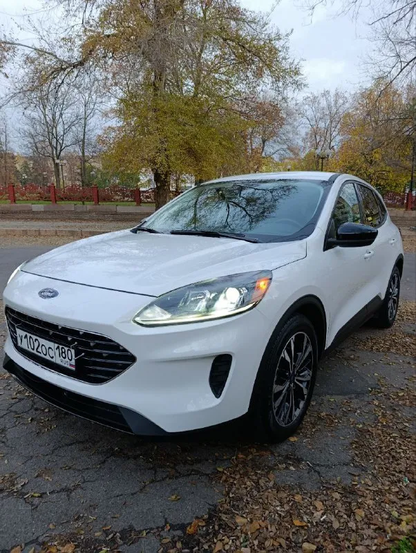 Продаю личный автомобиль ford escape 2021 двигатель 1.5 турбо (бензин) 180 л. с. 8 ступенчатый гидро... - фотография