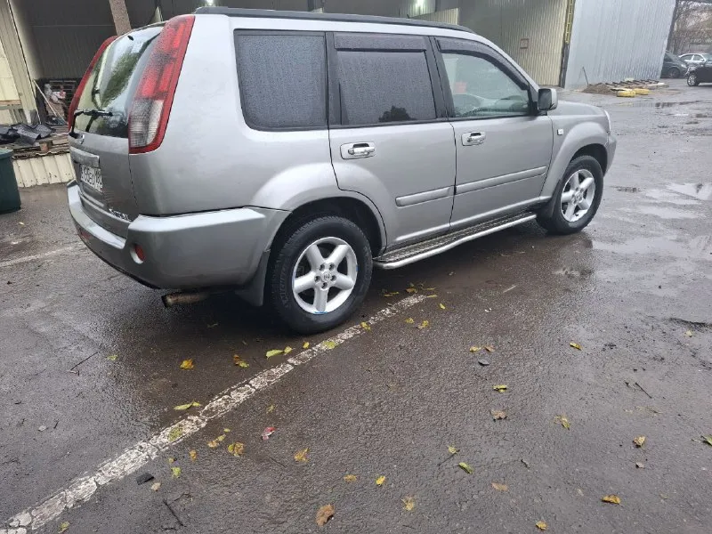 Продам nissan х траил 2007 г. рестайлинг. в кузове т30. цена 785т. р кузов в хорошем состоянии гнили нет. 2.2 турбодизель. кпп 6ст механика. пробег 203000км комплектация: полный электропакет, люк, подогрев зеркал, эл регулировка и эл складывание зеркал. коректор фар, омыватель фар. подогрев сидений, климат контроль, абс, сигнализация. 2 комплекта резины. машина полностью обслужена вложений не требует. интересующие вопросы +79493120189 +79525692244 телеграм. днр ясиноватая 📲 tg: стас 📞 звоните: +7(949)3120189 - фотография - 4