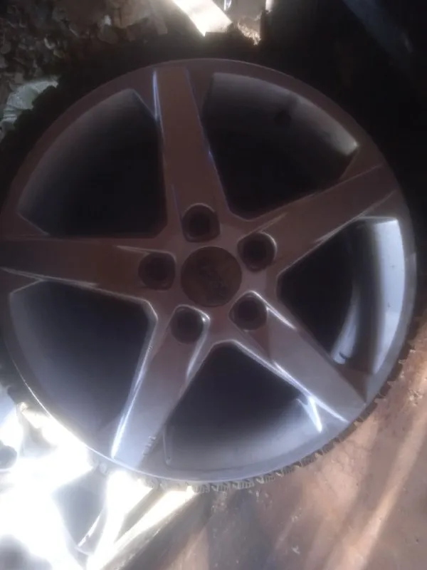 Резина 15 зима шипованная, диски на 15 стояли на ford фокус. за 4 диска и 4 ската 15000 р +79499787334 📞 звоните: +7(949)9787334 - фотография - 2